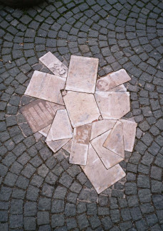 Denkmal für die Weiße Rose aus Flugblättern